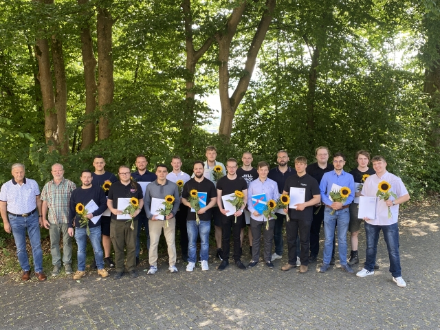 Gruppenfoto Büchsenmacher Abschlussklasse Suhl 2025
